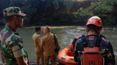 Truk Pasir Hanyut Terbawa Arus Sungai di Banjarnegara, Sopir Hilang