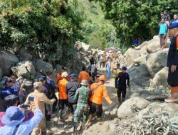 15 Alat Berat Dikerahkan dalam Pencarian 10 Korban Banjir Bandang Humbahas