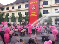 Korp Raport Polrestabes Semarang, Peserta Upacara Basah Kuyub Dengan Gembira