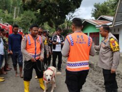 Hari ketiga Pencarian Bencana Simangulampe, Tim SAR gabungan Polres Humbahas ,Brimob dan Basarnas bersama Instansi Terkait Berhasil Temukan 1 Korban