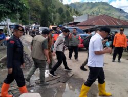 Kapolres Humbahas Dampingi Rombongan Kepala BNPB Nasional Tinjau Lokasi Bencana Alam Tanah Longsor Simangulampe