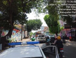 Pohon Rapuh di Sepanjang Jl. P.Sudirman Hingga Mr. Iskandar Dapat Ancam Keselamatan, Satlantas Polresta Pati Ambil Langkah Cepat