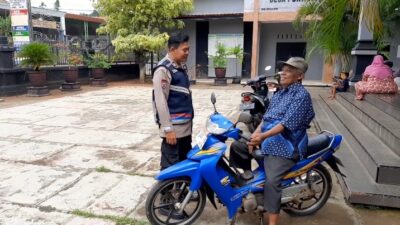 Patroli Dialogis, Bhabinkamtibmas Desa Purwosari Sambangi Warga Desa Binaannya