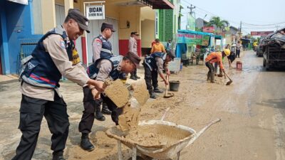 Kapolresta Pati Apresiasi Kompaknya Kerja Bakti TNI-Polri dan Warga Sukolilo