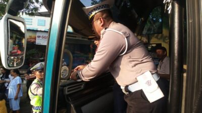 Jelang Nataru, Satlantas Polresta Pati Ramp Check Kendaraan di Terminal Kembangjoyo