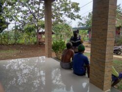 Meningkatkan Situasi Aman: Bhabinkamtibmas Gelar Patroli Door to Door di Winong