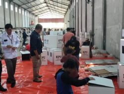 Amankan Proses Perakitan Kotak Suara, Polisi Perketat Penjagan Gudang Logistik KPU di Batang