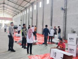 Kawal Ketat Proses Perakitan Kotak Suara, Polres Batang Jaga Gudang Logistik KPU