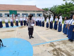 Pelajar SMP 2 Menthobi Raya Ikuti Edukasi dari Satbinmas Polres Lamandau