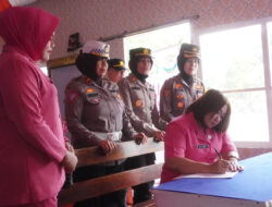 Kunjungi Pospam Nataru 2023, Bhayangkari Cabang Sukoharjo Beri Apresiasi dan Semangat kepada Petugas