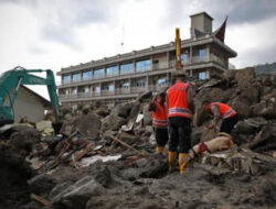 Pencarian Korban Banjir Bandang Humbahas Diperpanjang 3 Hari, 10 Orang Belum Ditemukan