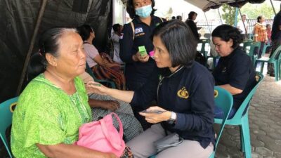 Empati pada Korban Banjir di Humbahas, Dokkes Polres Simalungun Beri Bantuan Kesehatan