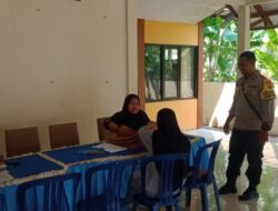 Bhabinkamtibmas Polsek Rembang Kota Pantau Pendaftaran Perangkat Desa Weton
