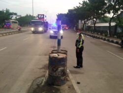 ABG Tewas Tabrak Pembatas Jalan Kaligawe Semarang Jateng