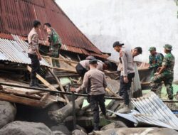 Cari Korban Banjir Bandang Humbahas, Polda Sumut Kirim Personel Brimob dan Sabhara