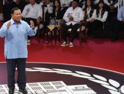 Sebut Indonesia Bukan Negara Kerajaan, Prabowo: Rakyat yang Berkuasa
