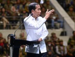 Kunker ke Jateng, Jokowi Bertemu Kades se-Banjarnegara