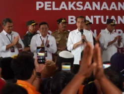 Jokowi Bagikan Bantuan Pangan di Banyumas, Ribuan Warga Terima Cadangan Beras Pemerintah