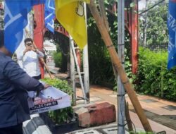 Bawaslu Semarang Lakukan Penertiban Ribuan APK Langgar Aturan