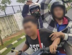 Dua Pria Diamankan Polrestabes Semarang usai Ayunkan Celurit saat Berkendara