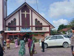 Rutin Patroli ke Gereja, Anggota Polres Humbahas Pastikan Ibadah Warga Berjalan Aman
