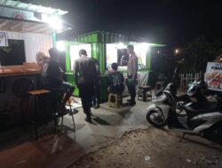 Edukasi Larangan Penggunaan Knalpot Brong, Polsek Sale Polres Rembang di Warung Kopi