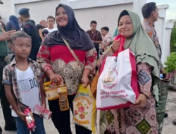 Warga Semarang Senang Dapat Sembako dari Presiden Jokowi