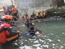 Empat Penyelam Diturunkan untuk Mencari Bocah SD yang Terseret Arus Sungai di Semarang, Begini Hasilnya