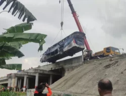 Dua Penumpang Tewas saat Kecelakan Bus PO New Shantika di Tol Pemalang-Batang