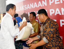 Presiden Jokowi Cek Stok Beras dan Pastikan Penyaluran Bantuan Pangan di Cilacap