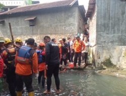 Tim SAR Semarang Lakukan Pencarian Intensif Anak yang Hanyut di Saluran Air Wonotingal
