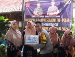Cooling System Wujudkan Pemilu Damai, TNI Polri di Sukoharjo Gelar Baksos Bagi-bagi Sembako