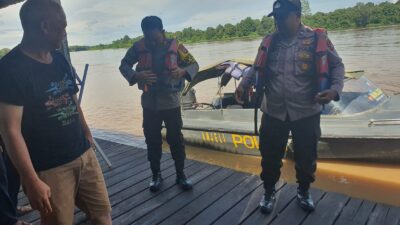 Inovasi Anjeli Polsek Dushil Laksanakan Patroli Antisipasi Banjir dan Beri Imbauan