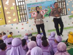 Belajar, Bernyanyi, Bermain: Keseruan Program Polisi Sahabat Anak di TK Aisyiyah 05
