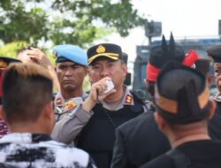 Anggota Polres Lamandau Amankan Demo Petani Perkebun Dipimpin Kapolres