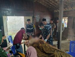 Piket Jaga Polsek Winong dan Petugas Kesehatan Cek TKP Gantung Diri di Desa Gunungpanti