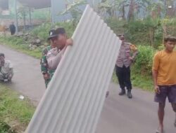 Kepedulian Lintas Sektoral: TNI dan Polsek Blado Beri Bantuan ke Warga Terkena Bencana
