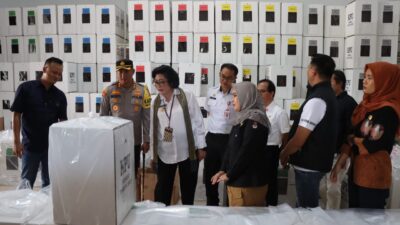 Forkopinda dan Kapolres Lamandau Mendampingi Ketua KPU Kalteng Cek logistik Pemilu