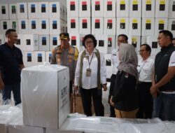 Tinjau Logistik Pemilu, Kapolres Lamandau & Ketua KPU Kalteng Pastikan Keamanan
