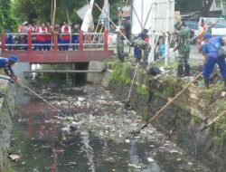 STM Tunas Bhakti Juwana Terlibat dalam Karya Bakti Pembersihan Sungai