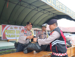 Kapolres Barsel Lepas 600 Paket Sembako dari Kapolda Kalteng Untuk Warga