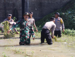 Kodim Gelar Karya Bakti Bersihkan di Sungai Siluwur Bersama Polres Sukoharjo