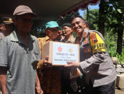 Melalui Baksos dan Bakkes, TNI Polri di Sukoharjo Cooling System Jelang Pemilu Damai