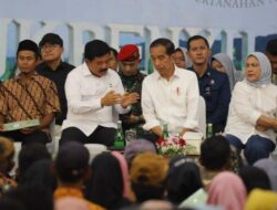 Presiden Jokowi Serahkan 2.000 Sertifikat Tanah ke Warga di Cilacap