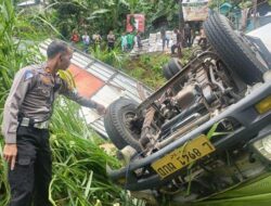 Kronologi Kecelakaan Truk Boks Hino Terbalik di Purbalingga: Rem Blong