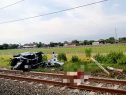 Kecelakaan Kereta Vs Mobil di Klaten, Korban Telah Dievakuasi