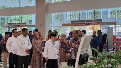 Ma’ruf Amin Tinjau Pelayanan Kesehatan di RS Wongsonegoro Semarang