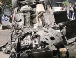 3 Korban Terluka usai Mobil Rombongan Dinkes Pemkab Batang Terguling di Tol Pejagan