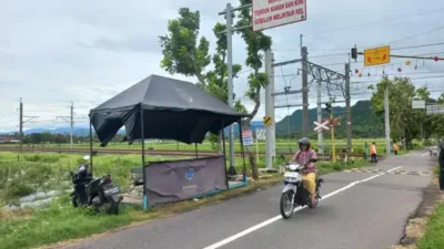 Pascatabrakan Mobil Vs KA, Perlintasan di Prambanan Klaten Dijaga 4 Sukarelawan