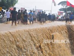 Akibat Banjir, Jalan Penghubung Purwodadi-Semarang Lumpuh